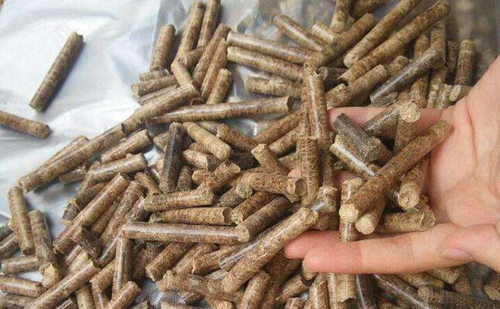 直径为6-9毫米的灰色生物质颗粒