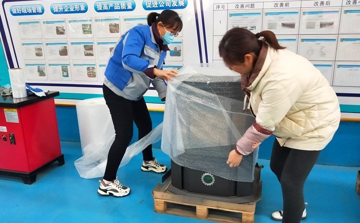 2台660型号玉米秸秆颗粒机+生物质取暖炉发往河南